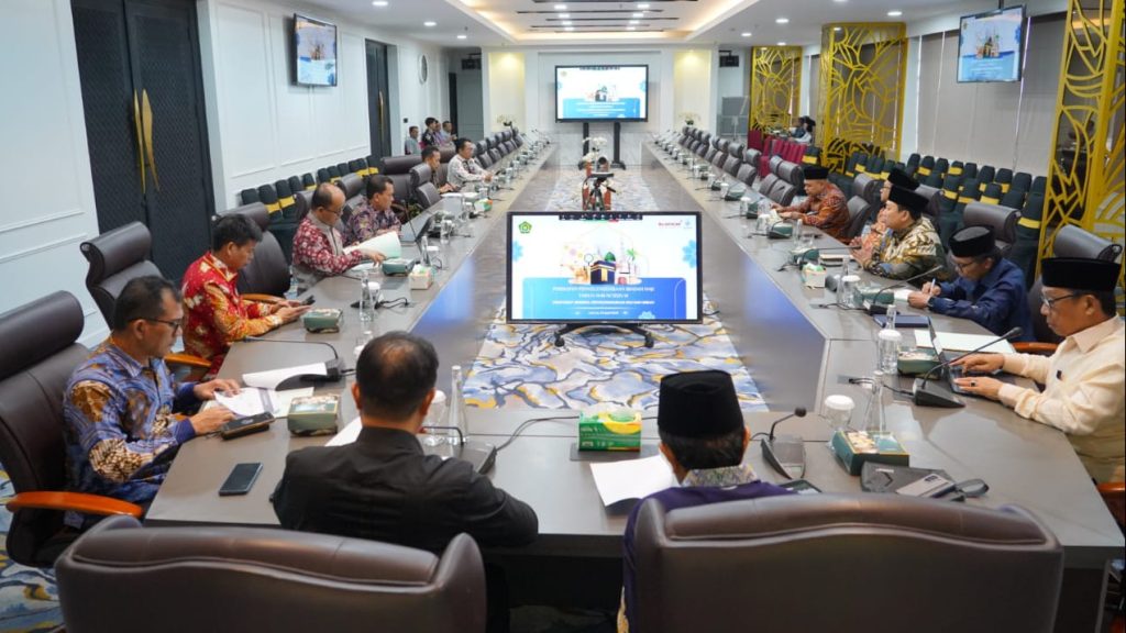 Menag memimpin rapat koordinasi tentang layanan haji di embarkasi