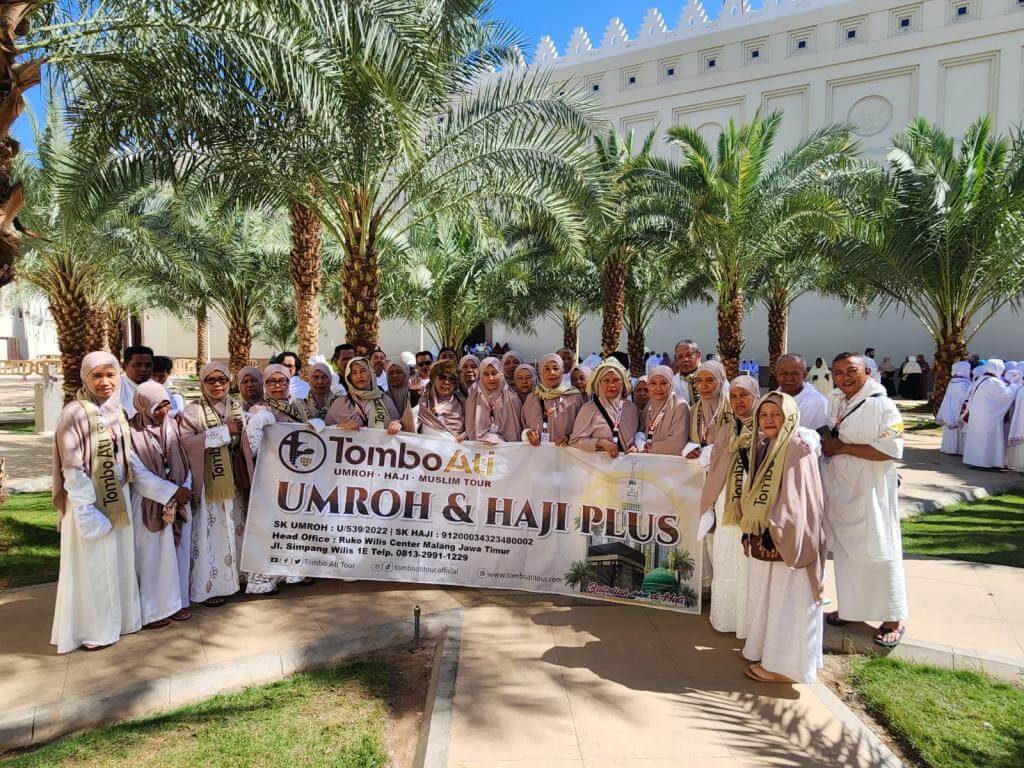 Paket Umroh Terbaik Tombo Ati Tour