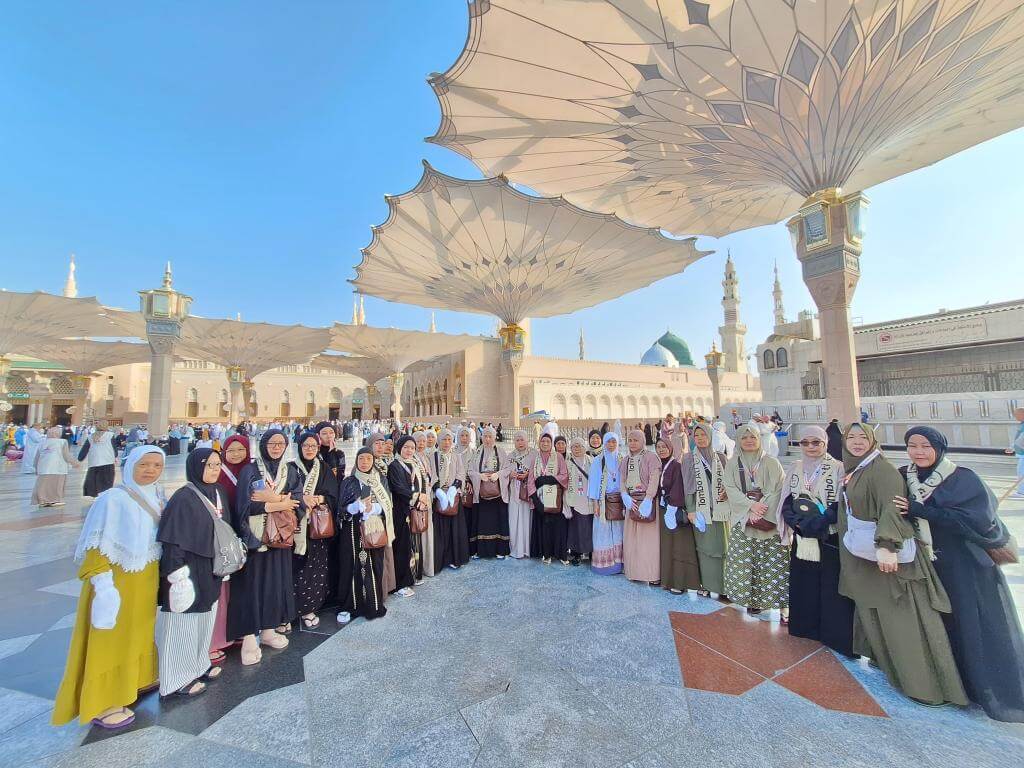 Paket Umroh Plus City Tour oleh Tombo Ati Tour