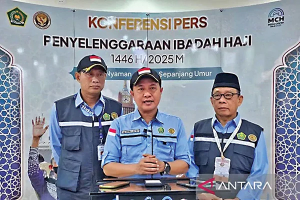 Info Umroh Haji Terbaru 41 "Ilustrasi visa haji Furoda yang belum keluar tahun 2025".