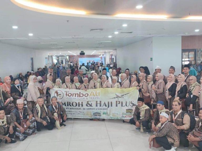 Tombo Ati Tour 37 umroh murah malang